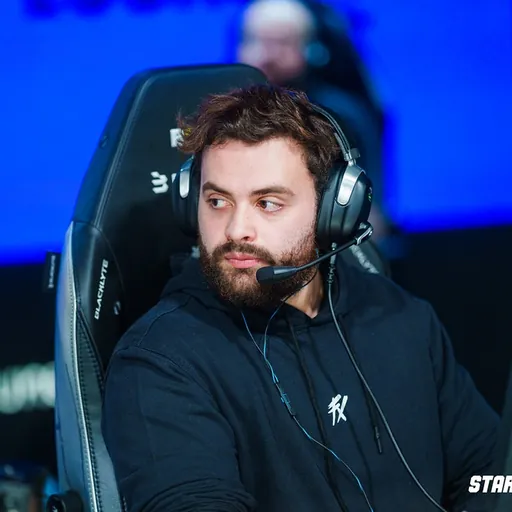 Photo of Lucaozy